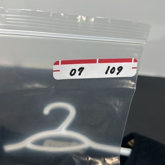 Gorgeous sweater - Picture 4 of 4